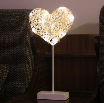 Настольная светодиодная лампа "Сердце"